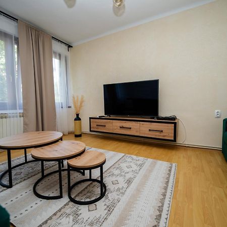 Cozy One-Bedroom Apartment Near City Center SJJ Eksteriør bilde