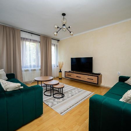 Cozy One-Bedroom Apartment Near City Center SJJ Eksteriør bilde