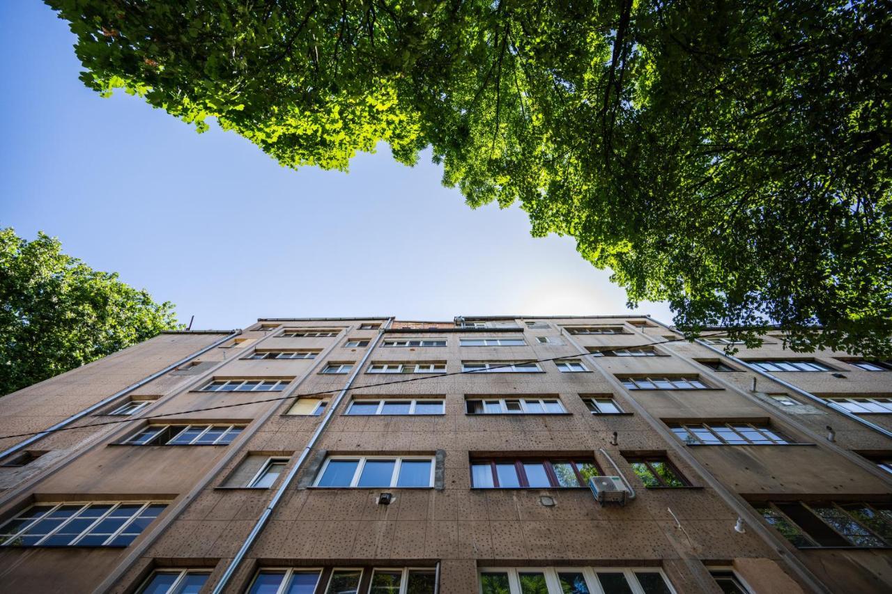Cozy One-Bedroom Apartment Near City Center SJJ Eksteriør bilde
