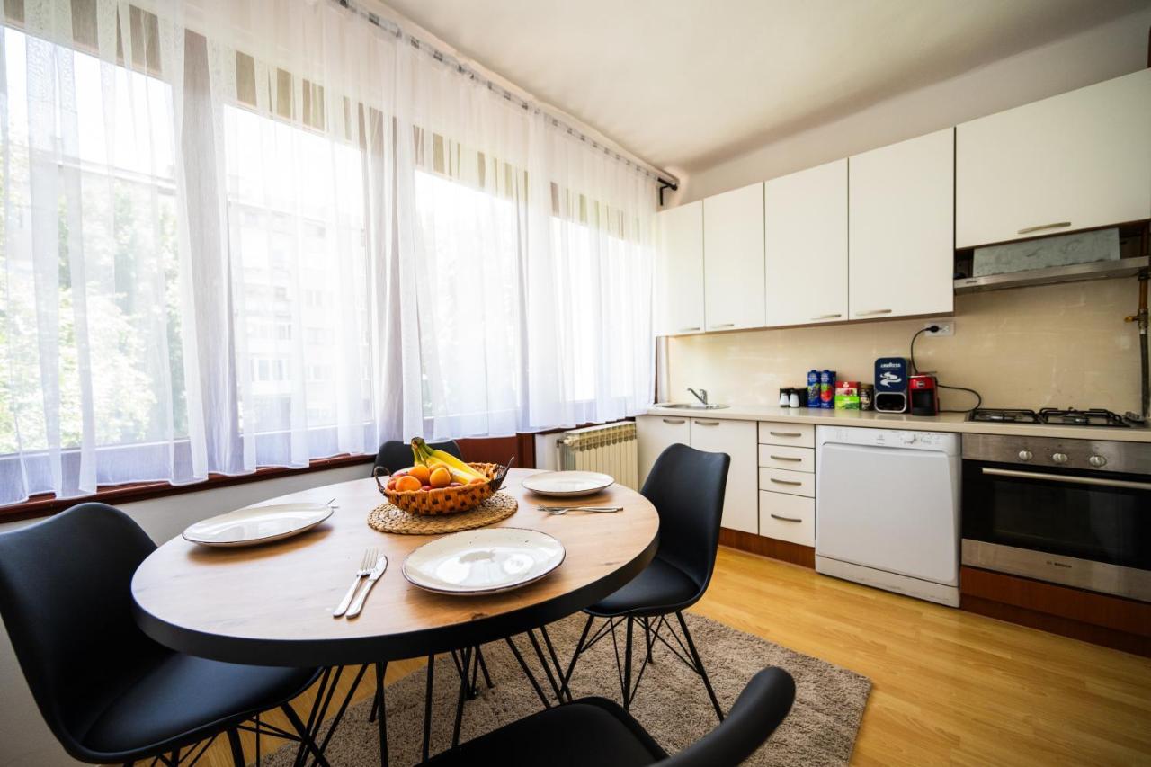 Cozy One-Bedroom Apartment Near City Center SJJ Eksteriør bilde