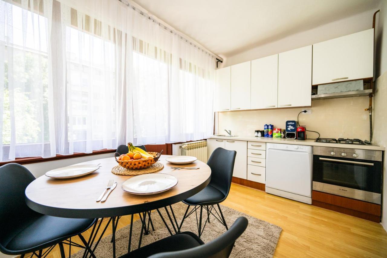 Cozy One-Bedroom Apartment Near City Center SJJ Eksteriør bilde
